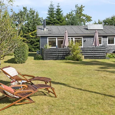 Near Harbour And Nature * Hals