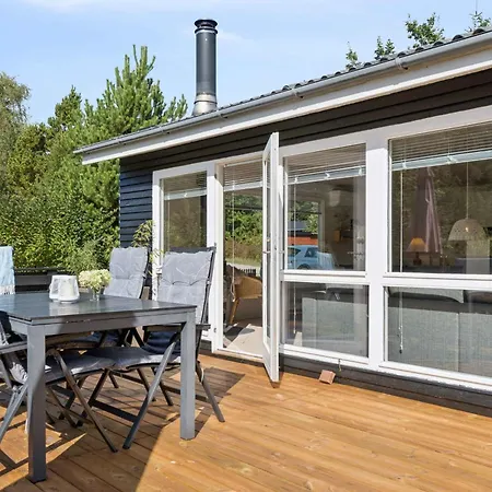 Near Harbour And Nature * Hals