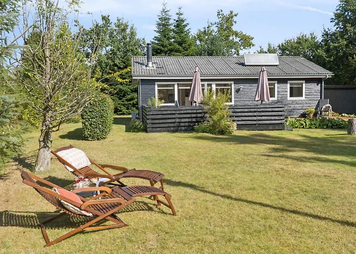 Near Harbour And Nature * Hals